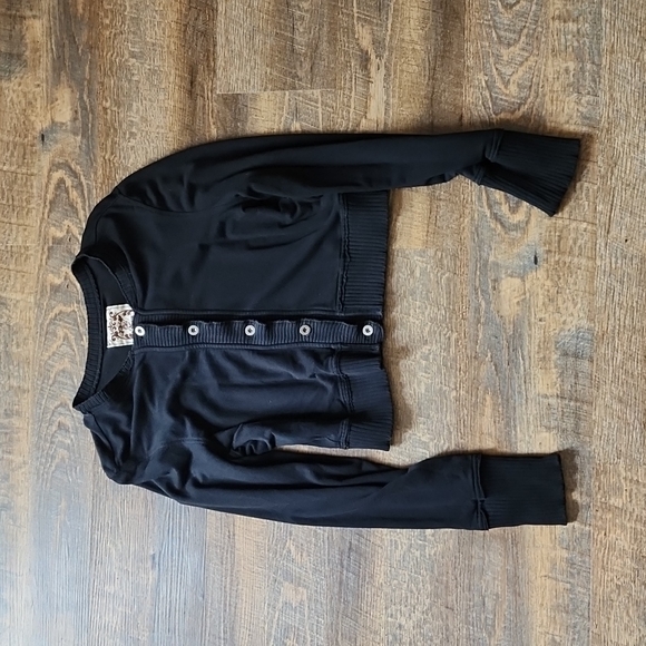 Croptop button sweater black by Old Navy. Size Large - Picture 6 of 7